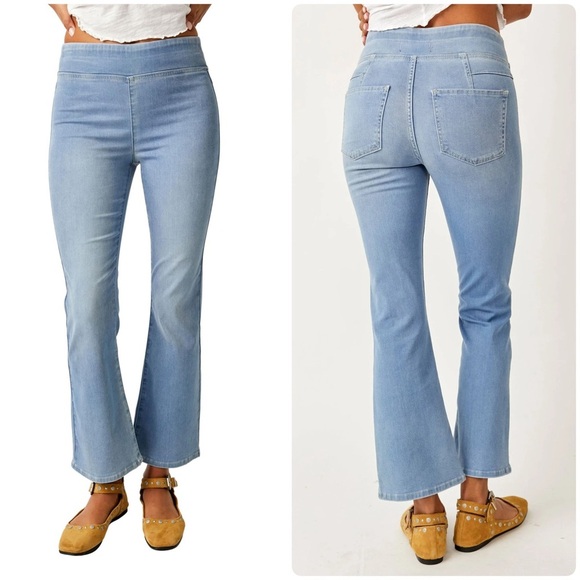 We The Free In My Feelings Cropped Slim Flare Light Wash Jeans Women's Size M - Picture 1 of 8